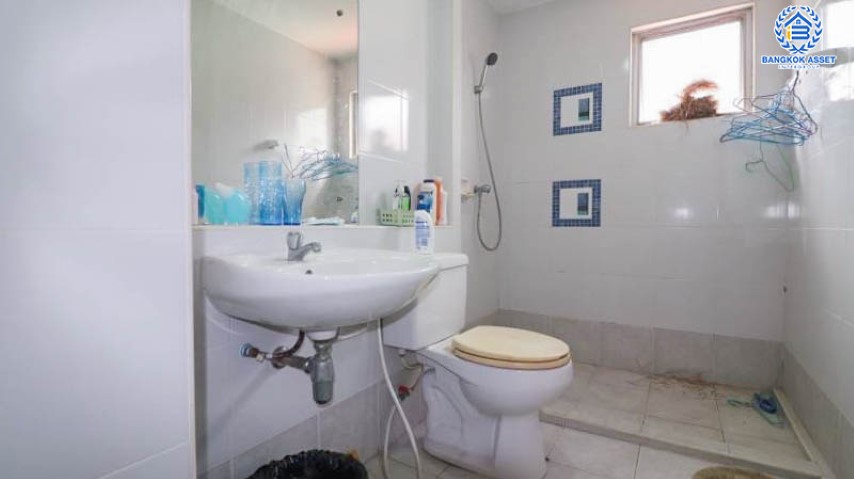 *****บ้านเดี่ยวมือสองย่านกรุงเทพฯ ม.ชัยพฤกษ์ เพชรเกษม81 เนื้อที่กว้าง 55.60 ตร.ว. ฟังก์ชัน 3 ห้องนอน 3 ห้องน้ำ ที่จอดรถ 2 คัน บ้านหลังมุม มีพื้นที่ด้านข้างสำหรับจัดสวน ทำเลเดินทางสะดวก เชื่อมต่อถนนเพชรเกษม ถนนมาเจริญ และใกล้จุดขึ้นทางด่วน "เพชรเกษม"